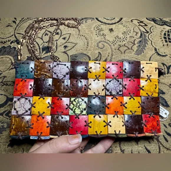 Handcrafted Coconut Shell Purse - Picture 7 of 15